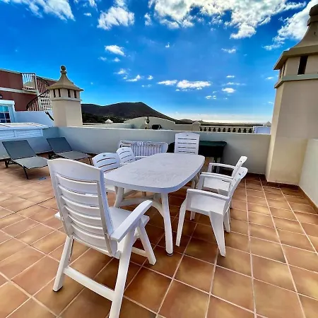 In With Panoramic Views *