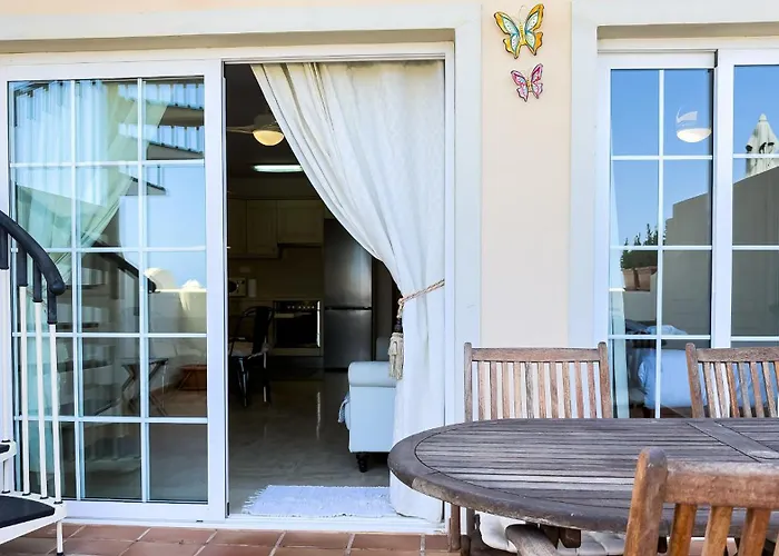 In With Panoramic Views *